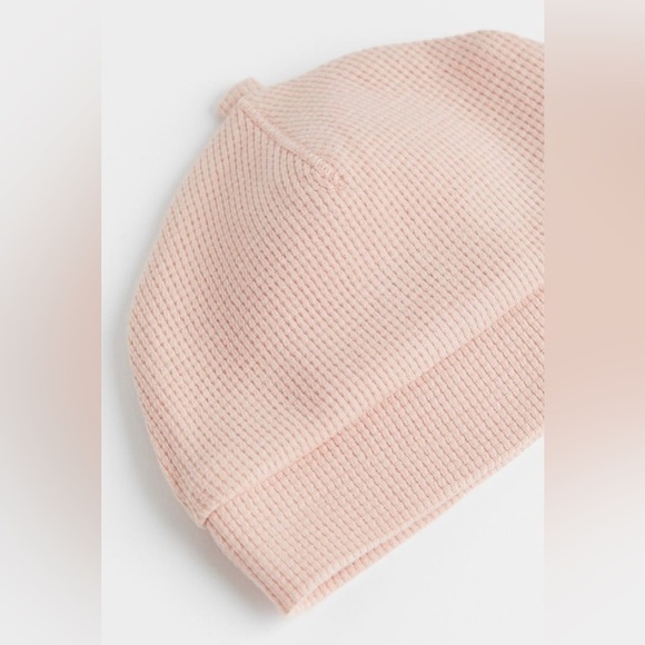 H&M Waffle Knit Wrapover Short Sleeve Bodysuit, Shorts & Hat Set in Blush Pink - Picture 4 of 10
